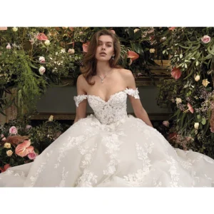 Platinum by Demetrios DP487 menyasszonyi ruha