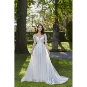 Cosmobella 8179 menyasszonyi ruha a Regina Conti Esküvői Ruhaszalon kínálatából
