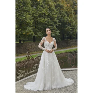 Cosmobella 8192 menyasszonyi ruha a Regina Conti Esküvői Ruhaszalon kínálatából
